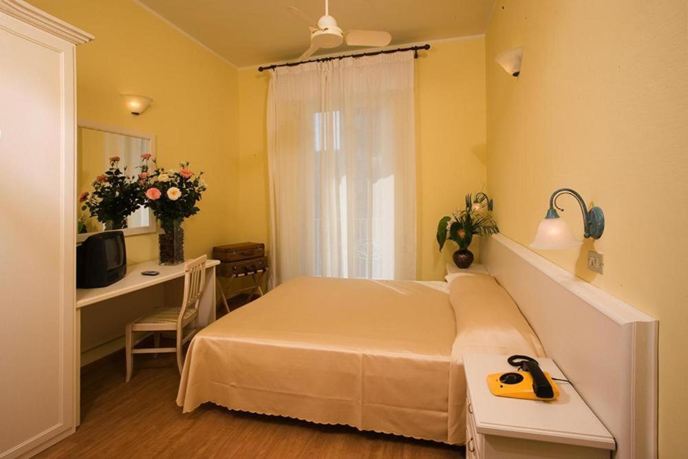 Hotel Plaza 3*