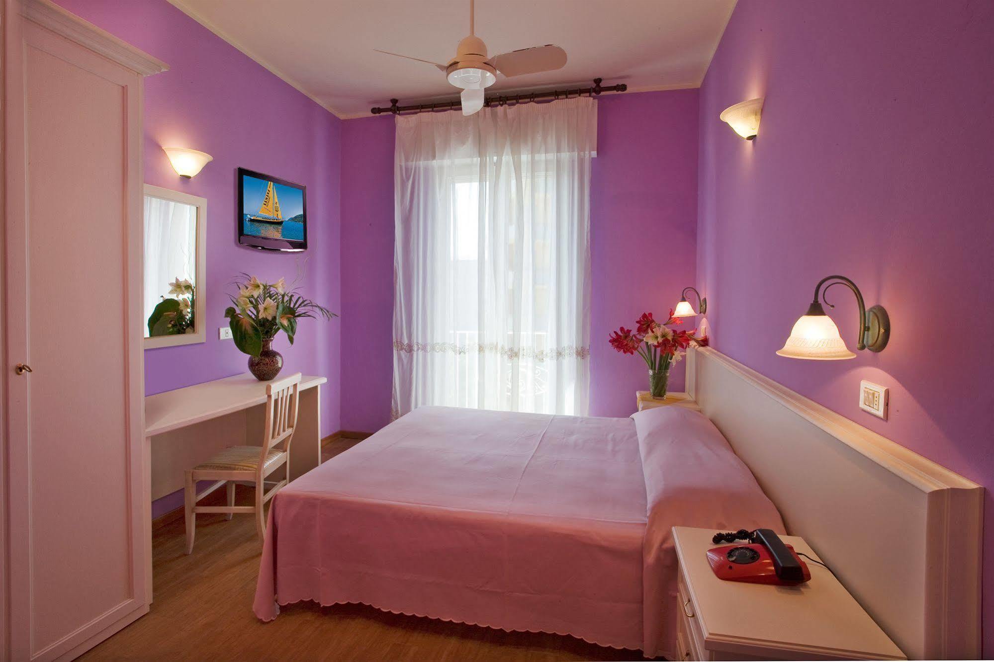 Plaza Hotel 3*